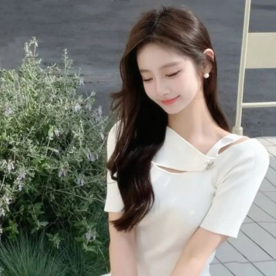 闺蜜网恋我奔现，炮灰女配要翻盘